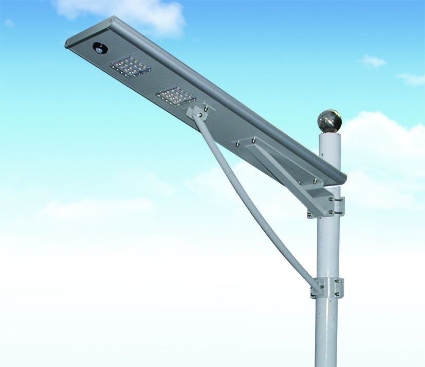 Intelligent All In One Solar LED Street Light / 30 Watt Garden Street Lamp Easy Installation